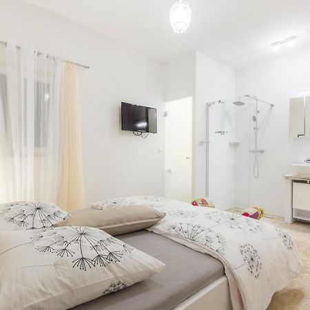 Dalmata Lounge Apartment Starigrad Paklenica Ngoại thất bức ảnh