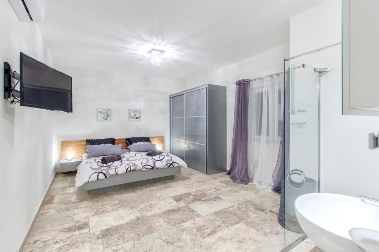 Dalmata Lounge Apartment Starigrad Paklenica Ngoại thất bức ảnh