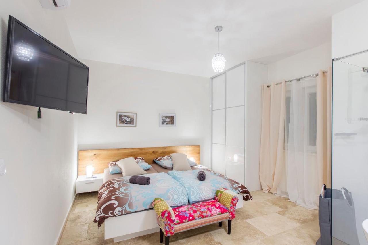Dalmata Lounge Apartment Starigrad Paklenica Ngoại thất bức ảnh