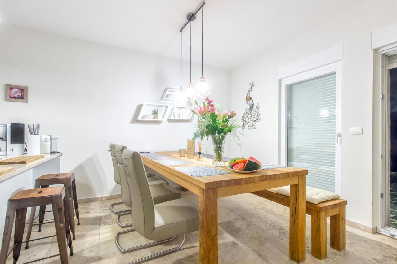 Dalmata Lounge Apartment Starigrad Paklenica Ngoại thất bức ảnh