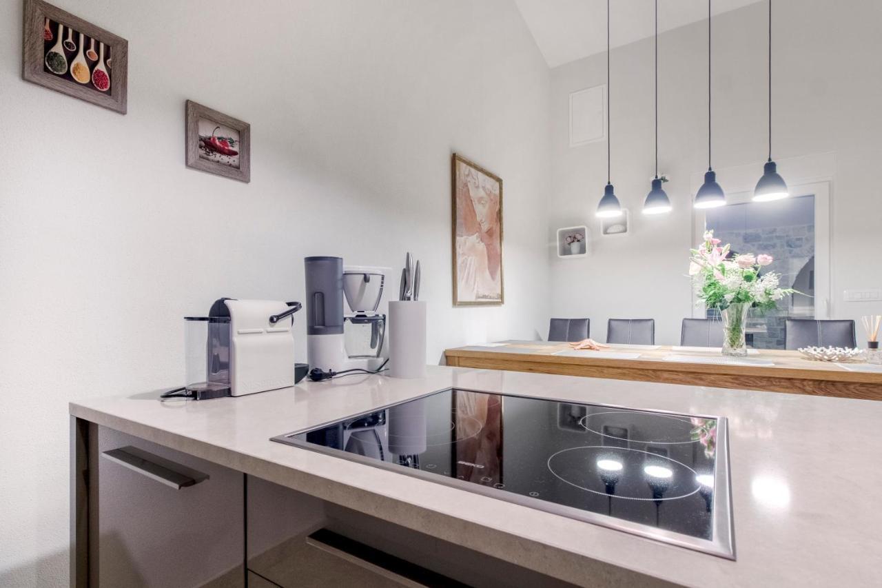 Dalmata Lounge Apartment Starigrad Paklenica Ngoại thất bức ảnh