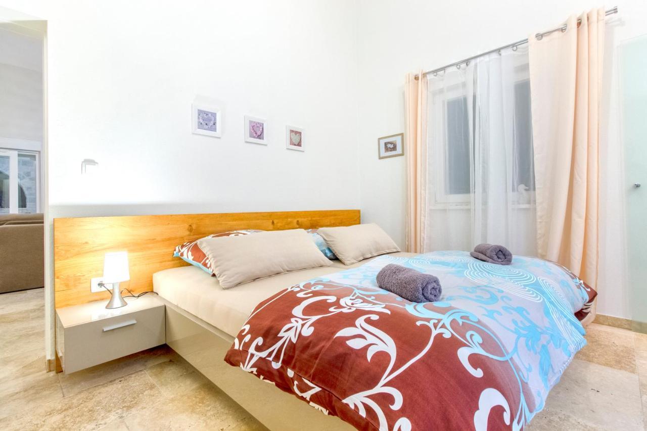 Dalmata Lounge Apartment Starigrad Paklenica Ngoại thất bức ảnh