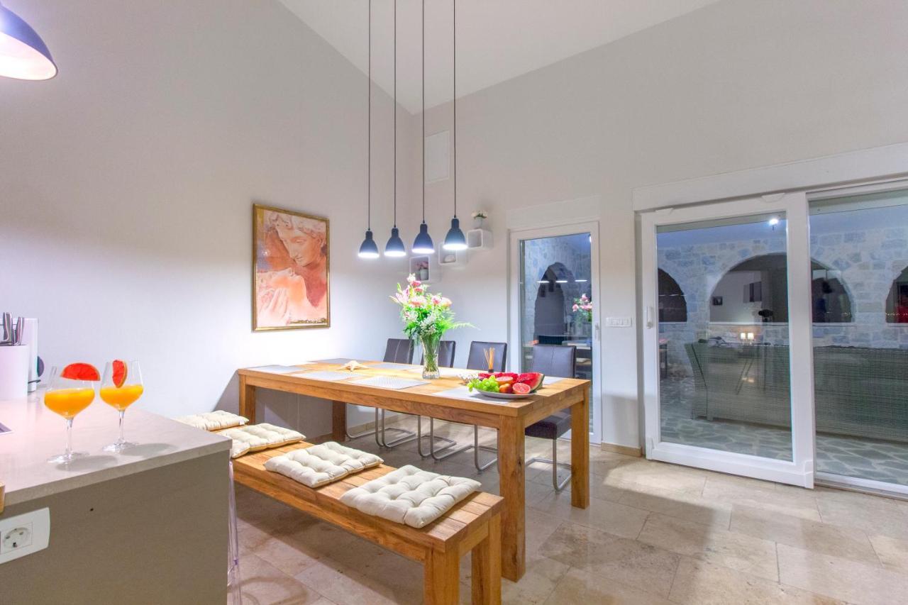 Dalmata Lounge Apartment Starigrad Paklenica Ngoại thất bức ảnh