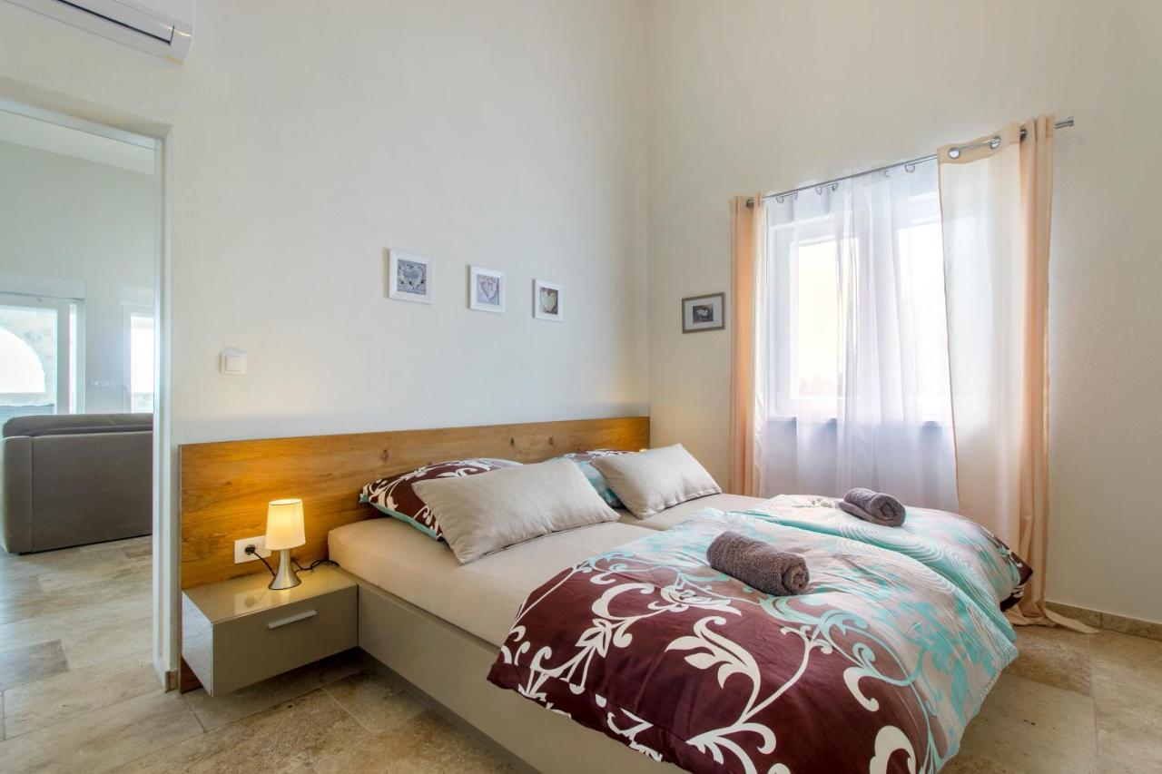 Dalmata Lounge Apartment Starigrad Paklenica Ngoại thất bức ảnh